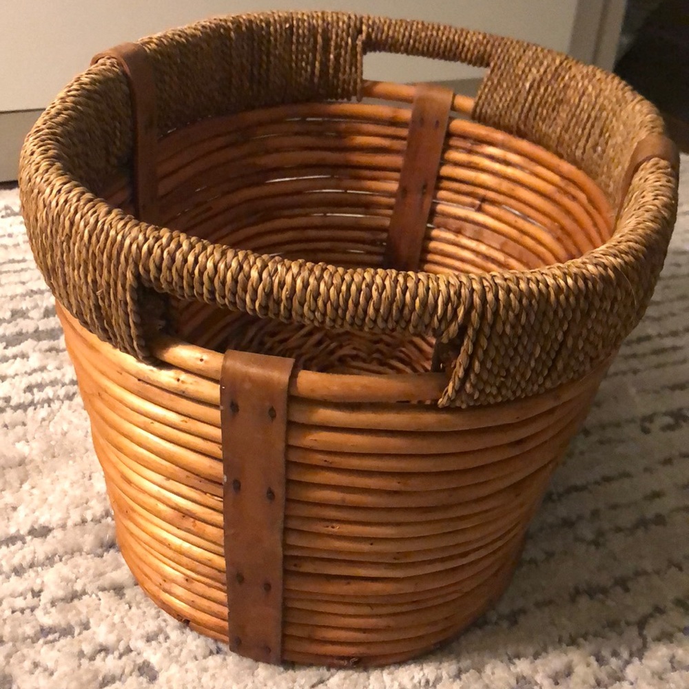 Oval Decorative Basket 🧺✨
